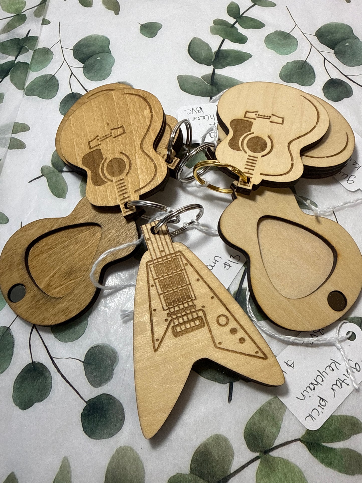 Guitar pit keychain