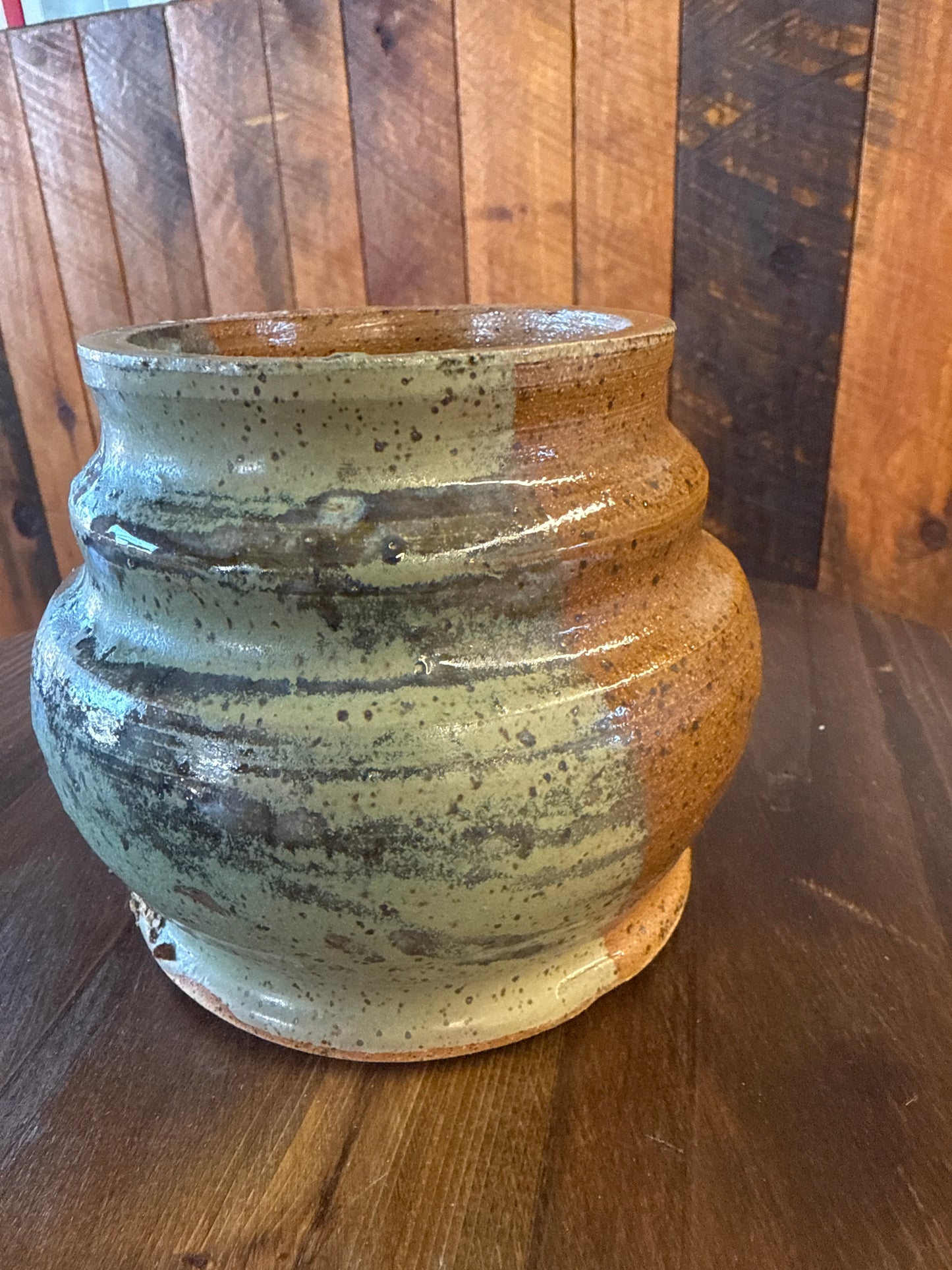Green/brown med pot