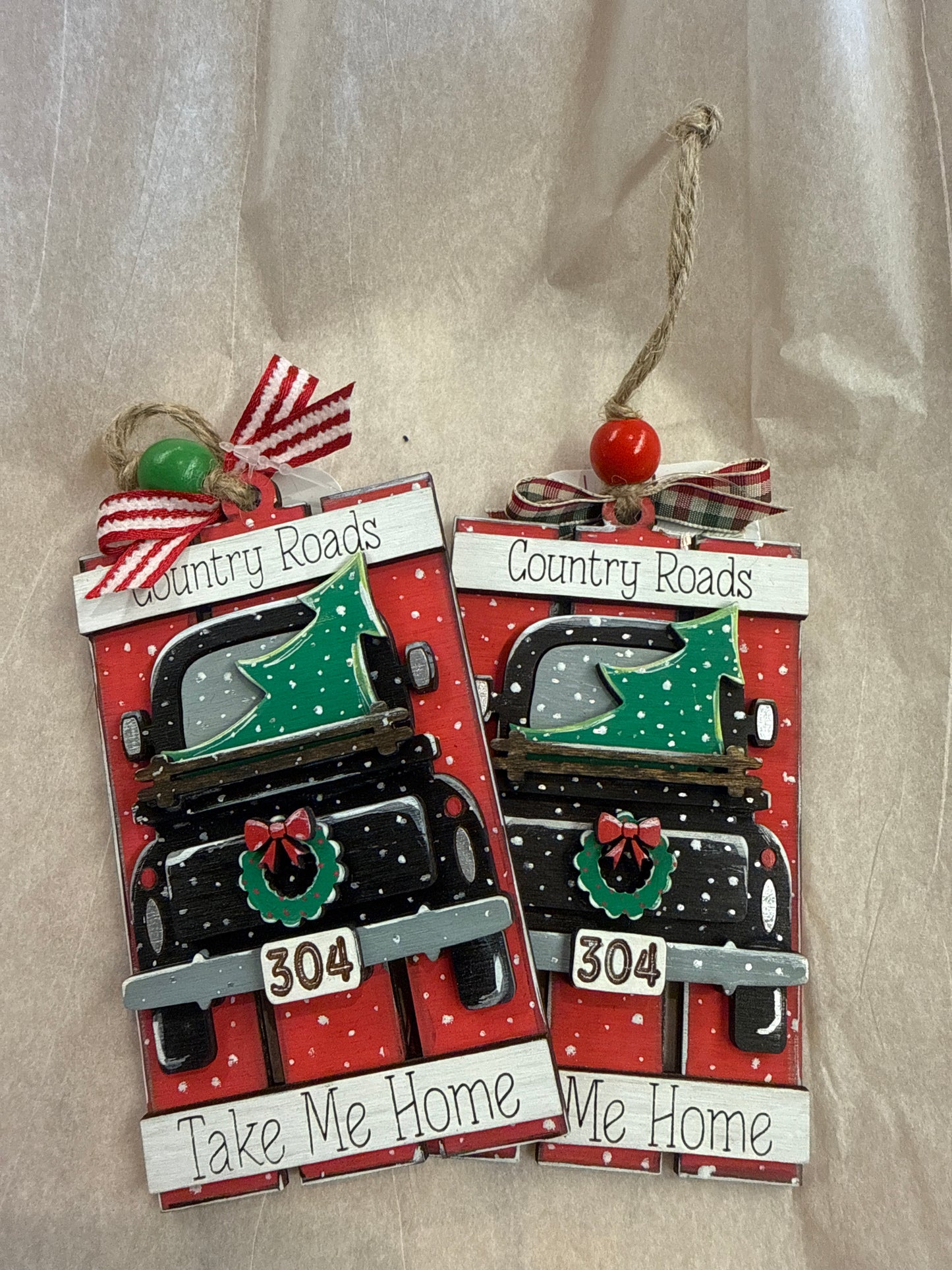 Country roads, pallet truck ornament
