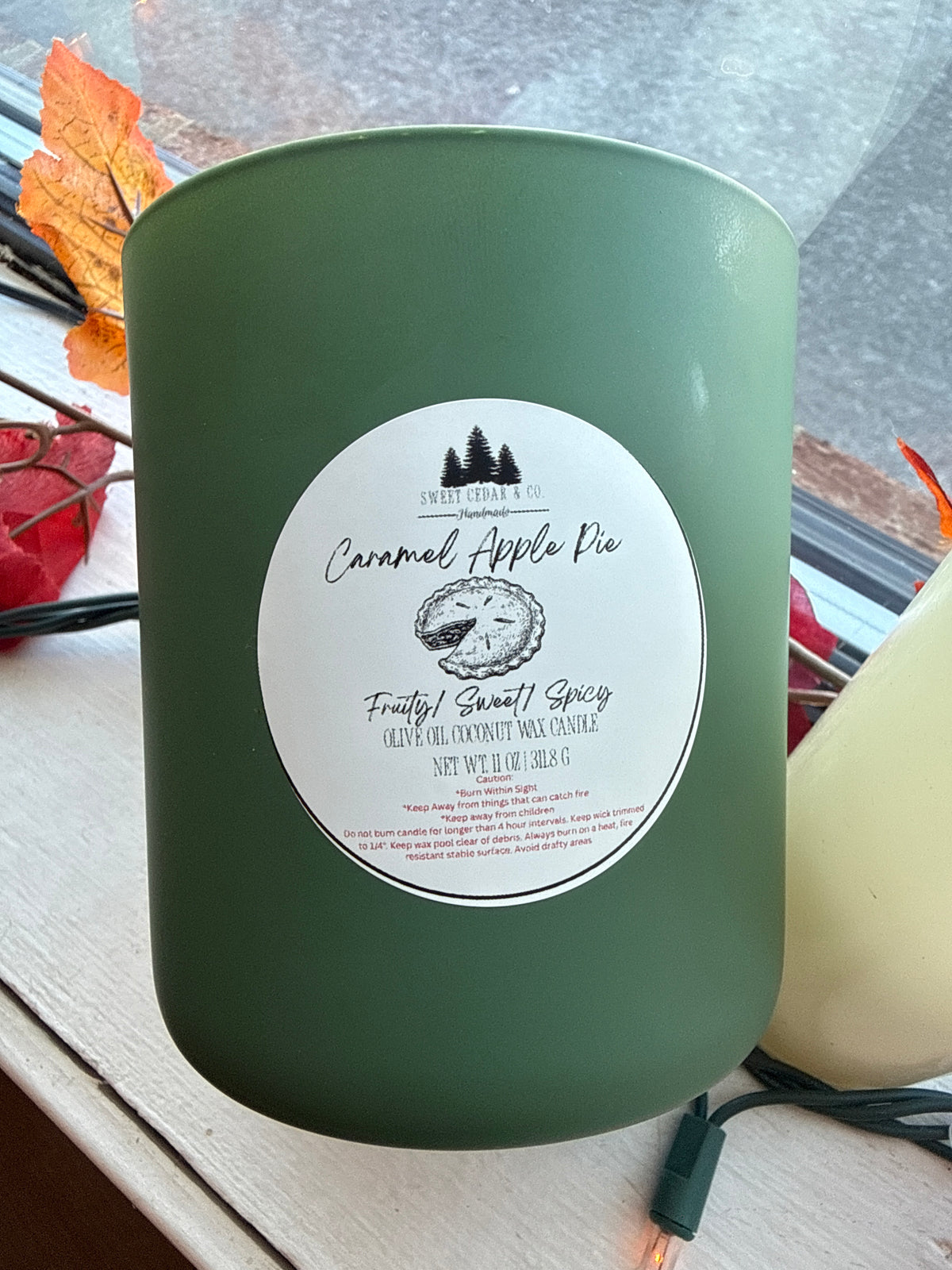 Caramel apple pie 11 ounce candle