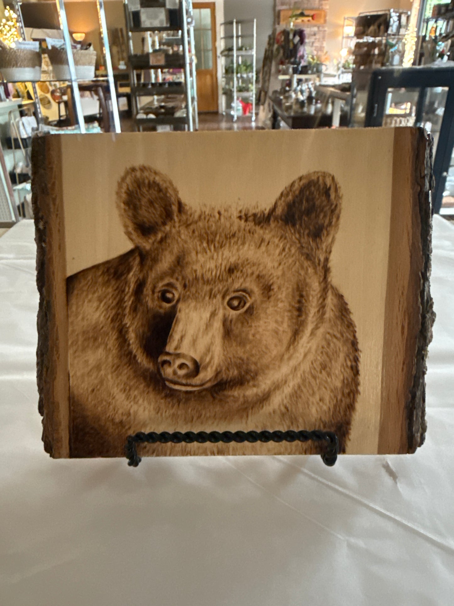 Live edge, small bear