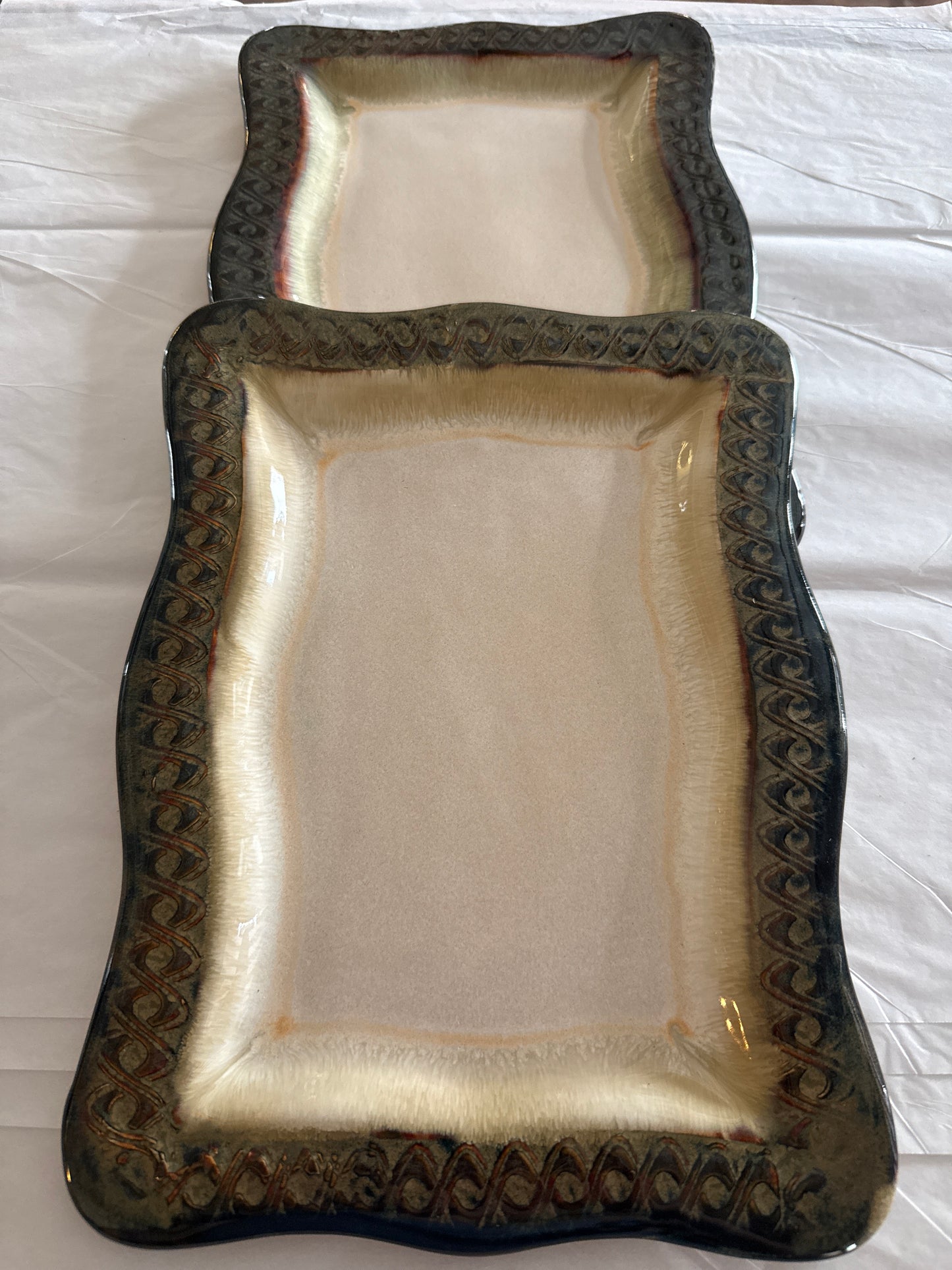 Serve tray, shallow rib