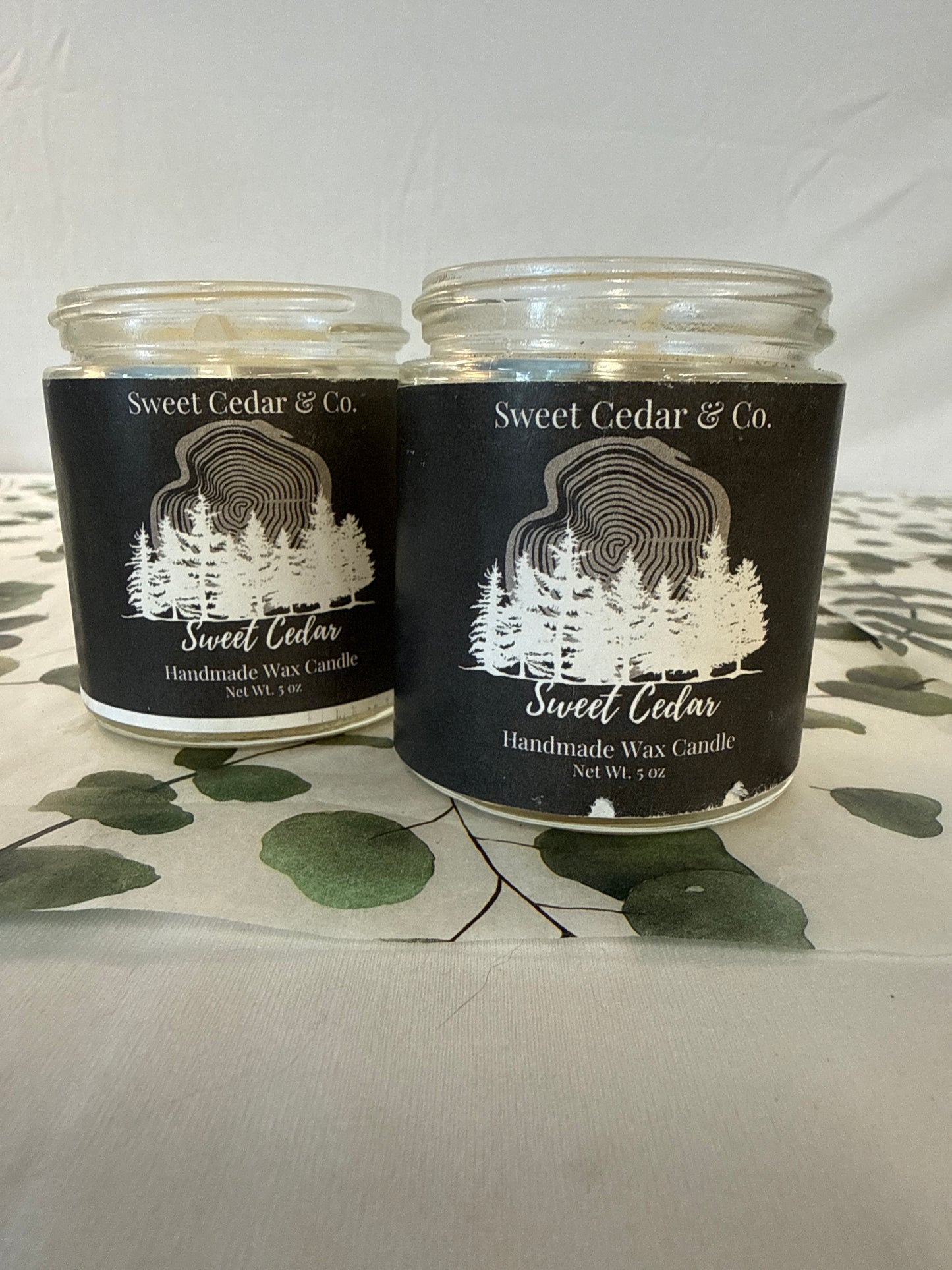 Sweet Cedar candle 5 ounce