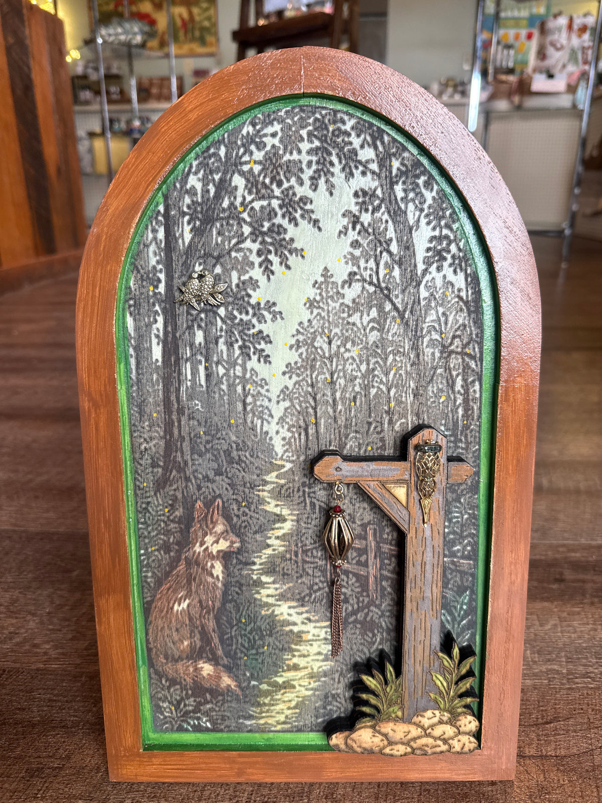 Arched Woodland decor #010