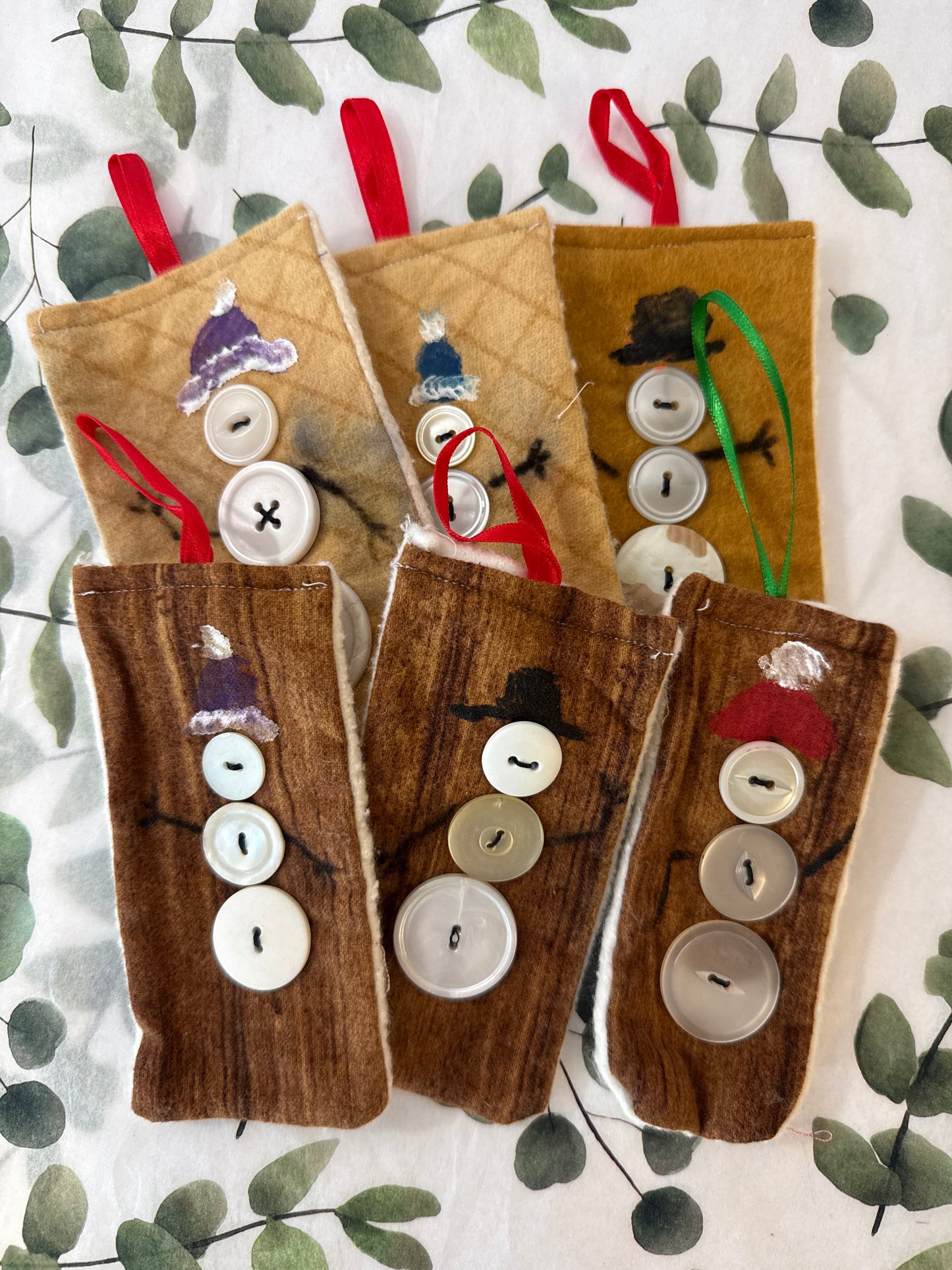 Snowman ornaments with buttons
