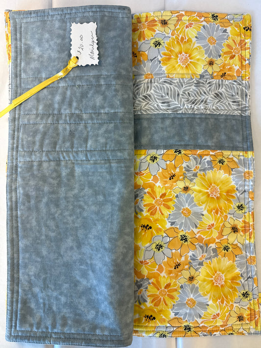 Placemats gray with yellow flowers