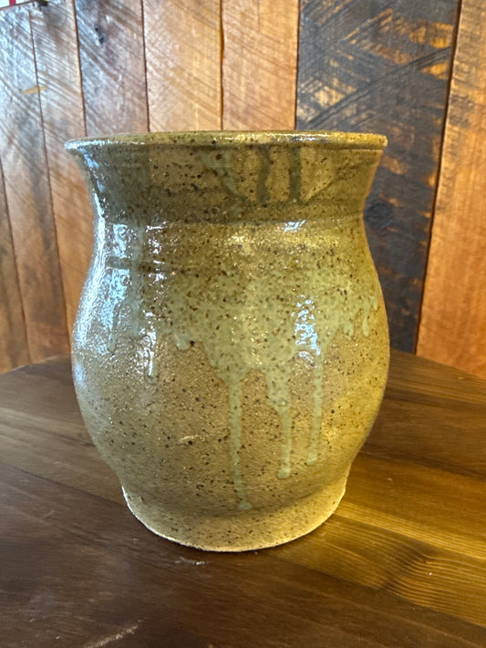 Green/beige large pot