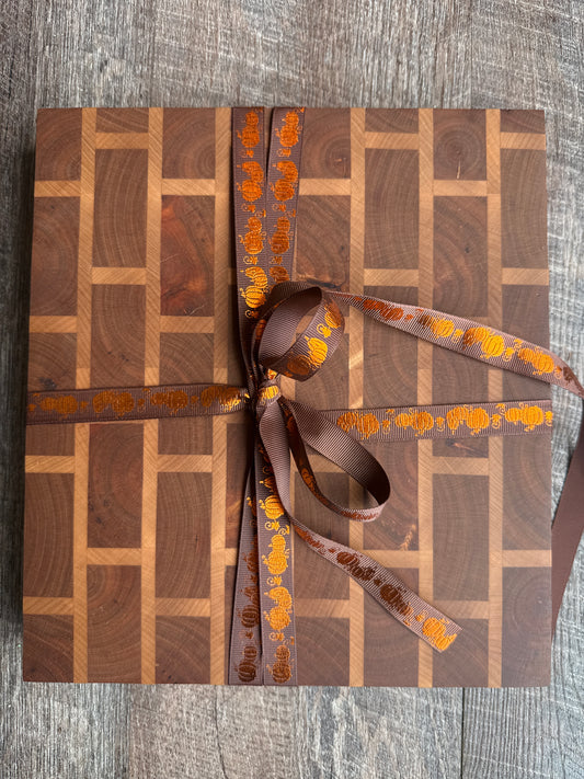 Cutting board 11“ x 10“