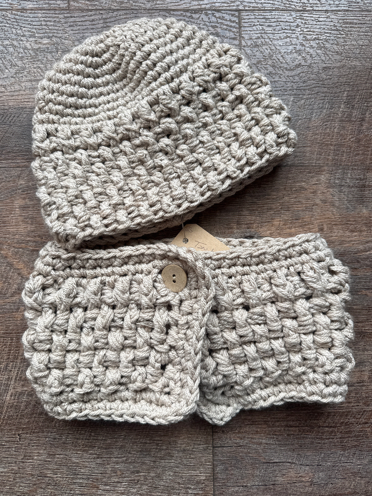 Tan beanie and neckwarmer set