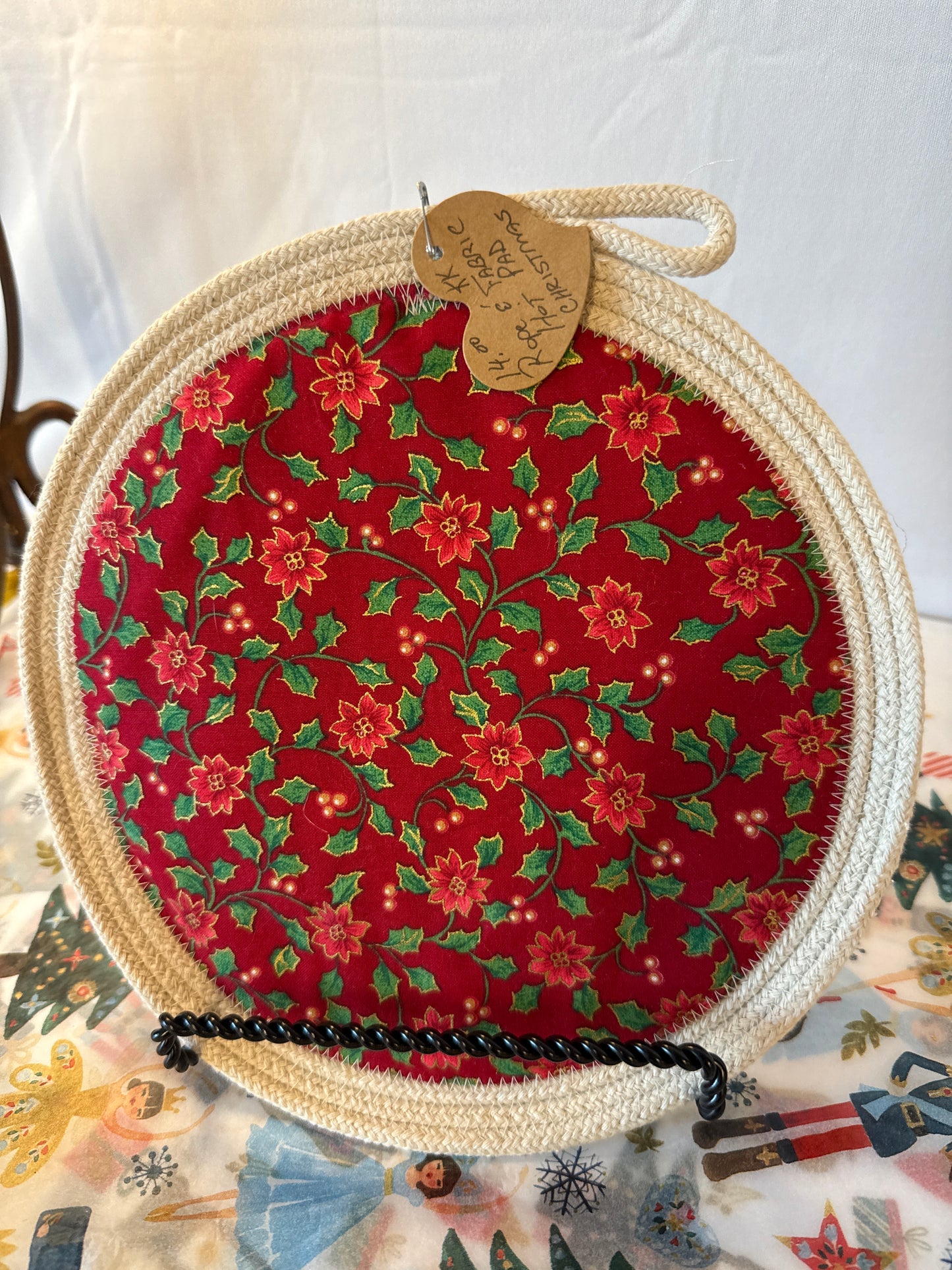 Rope and fabric hot pad Christmas