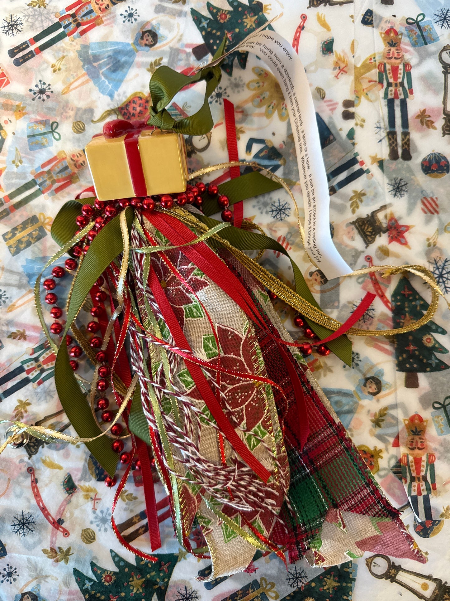Hallmark salt shaker tassel