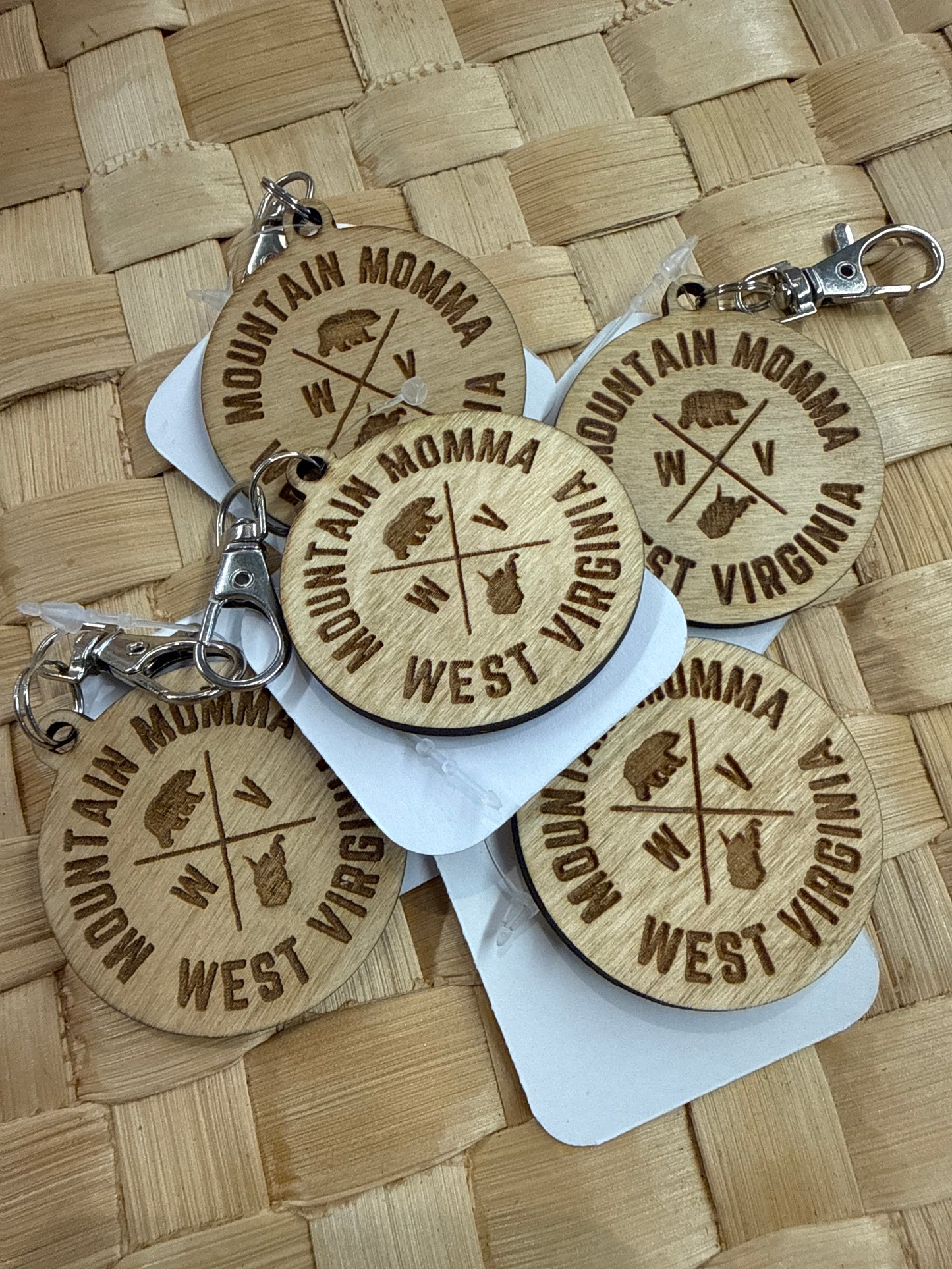 Mountain momma round keychain