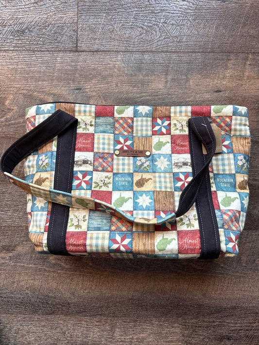 Tote bag, five pockets snap closure