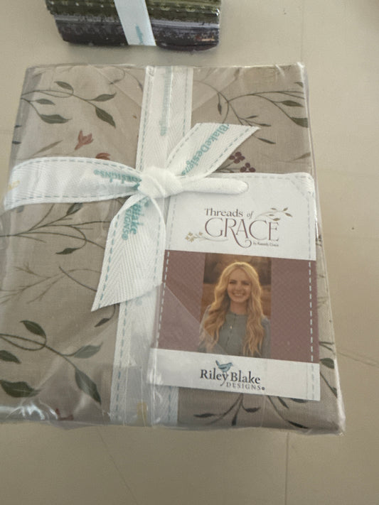 Threads of grace fat quarter bundle
