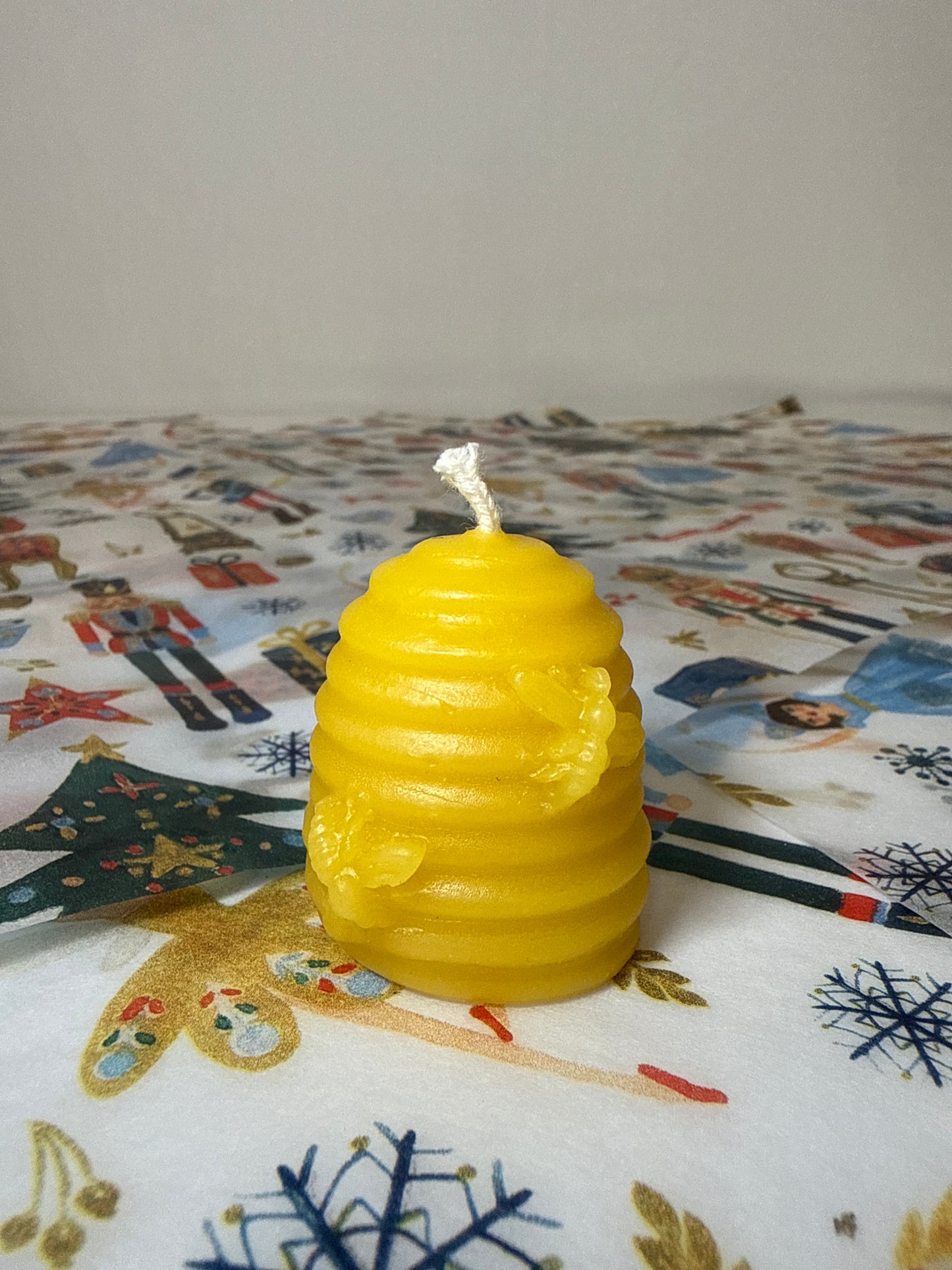 Beeswax candle little hive