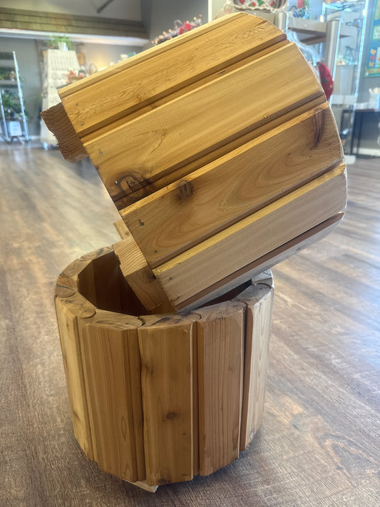 Planter 14 inch in diameter