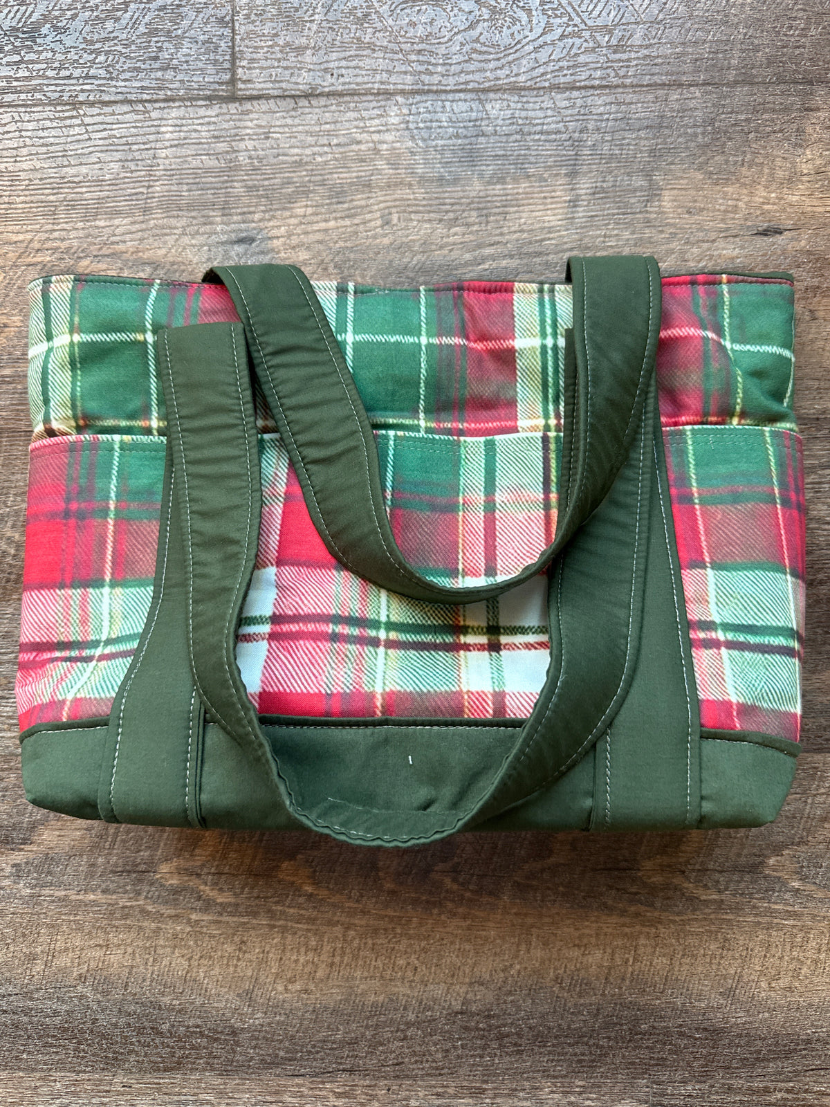 Tote bag snap closure, 14 pockets