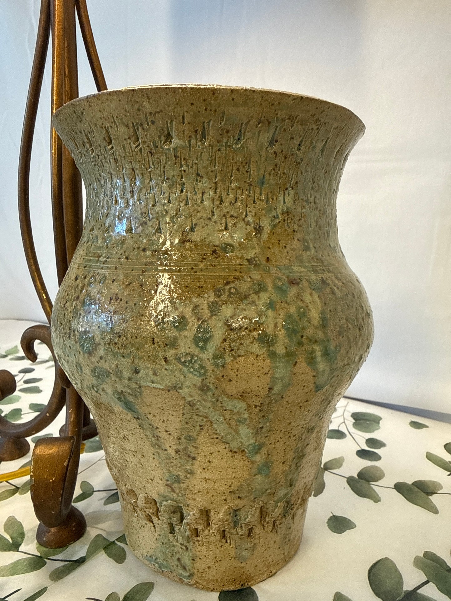 Beige with brown flecks, green/blue gloss splatter finish