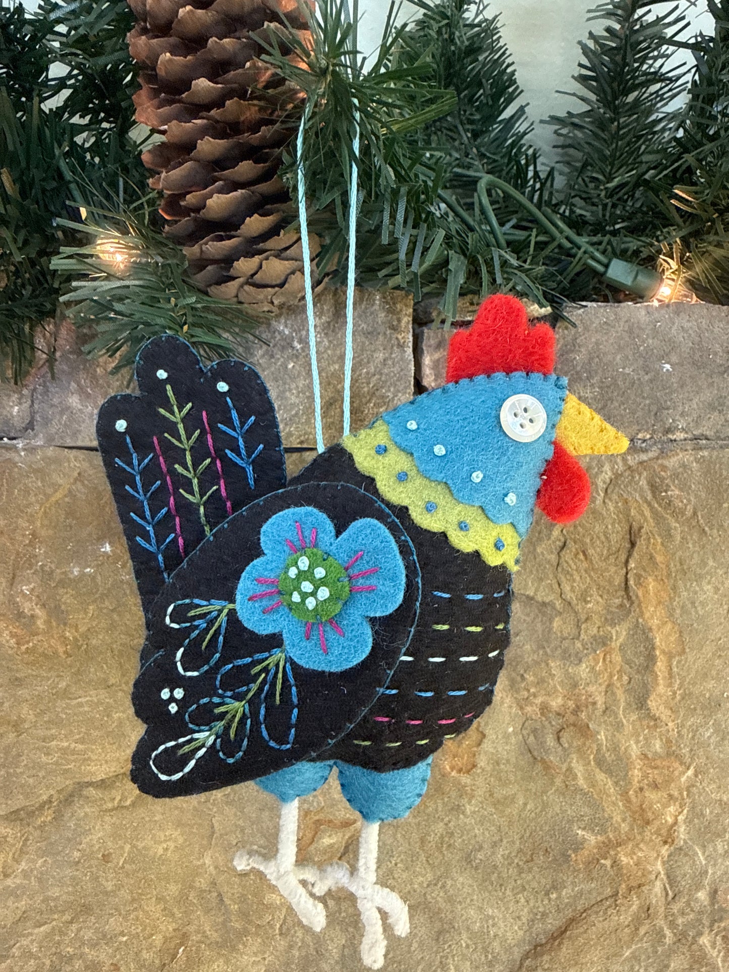 Felt hen black, teal