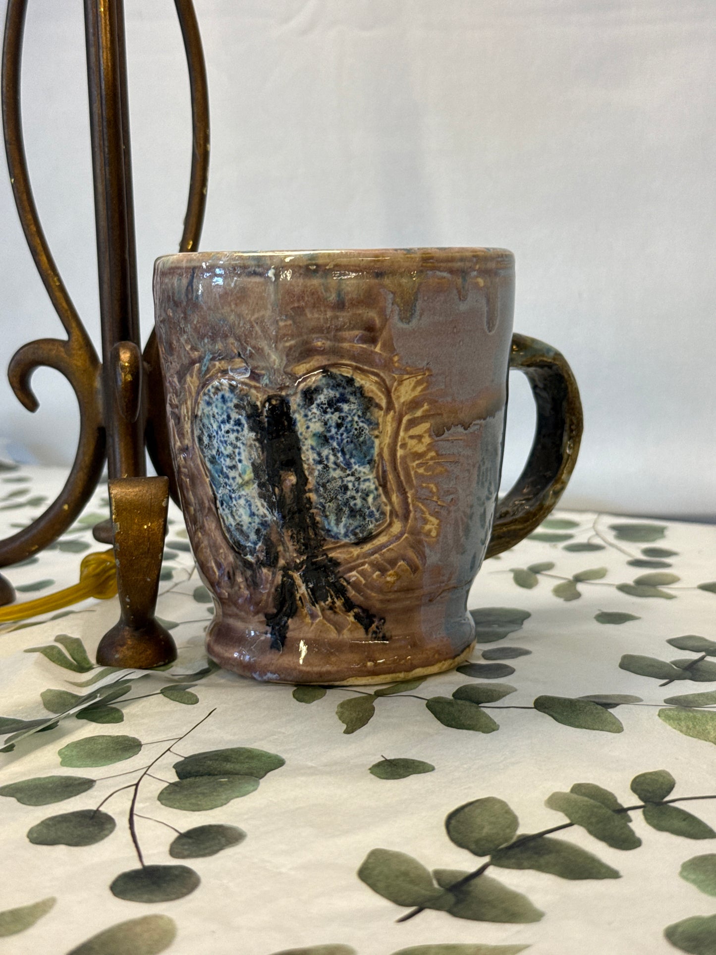 Butterfly mug rose with blue