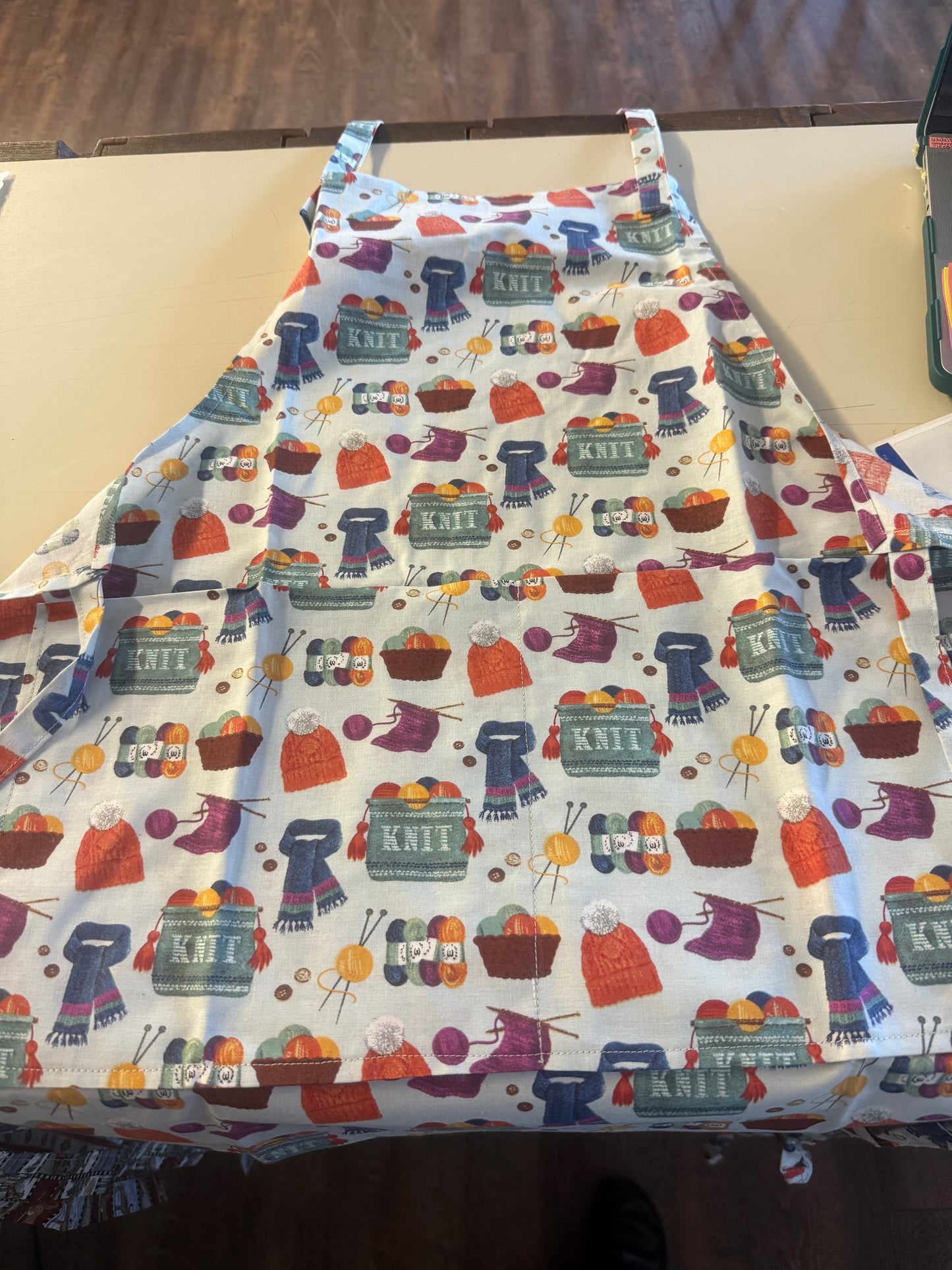 Apron kniting design