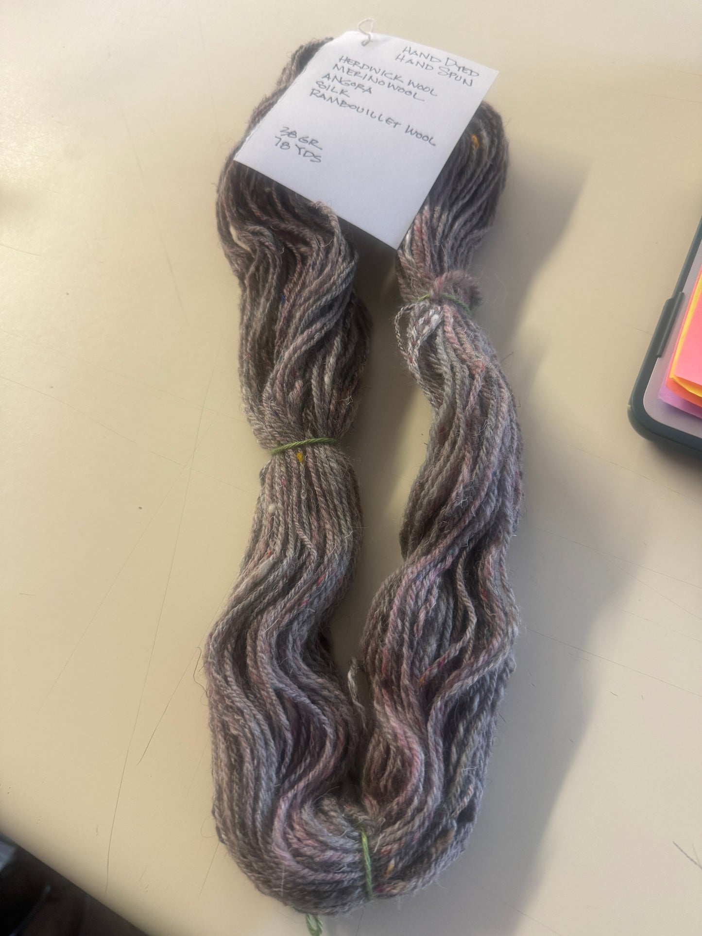 Yarn 38 GR, 78 YDS neutrals